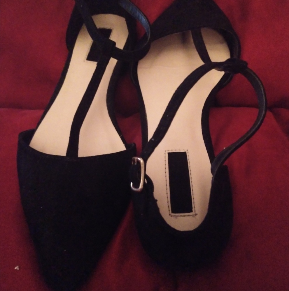 Black flats - Picture 2 of 2